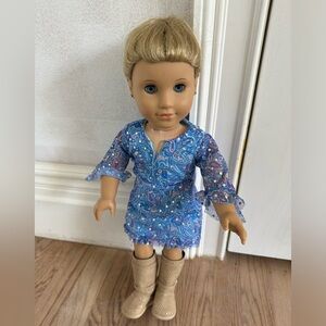 American girl doll Felicity (outfit included )